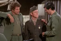Seriál M*A*S*H v oblíbené epizodě představil budoucího hvězdného režiséra. Poznali byste ho?
