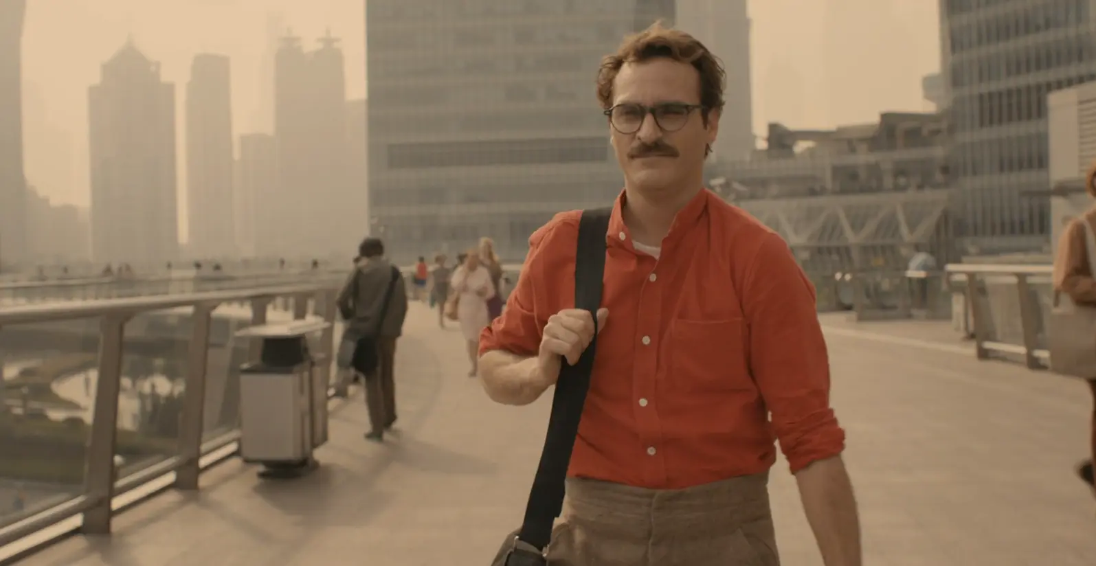 Indie miláček Spike Jonze slaví 55. Který z kultovních filmů slavného režiséra je nejlepší?