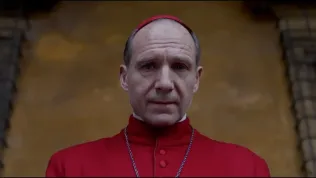 Proč Ralph Fiennes možná zase nevyhraje Oscara? Hlasující se mylně domnívají, že už ho má