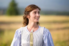 Čarovné jablko je ideální oddechovou pohádkou i romancí. Vypráví přitom o dezinformační válce
