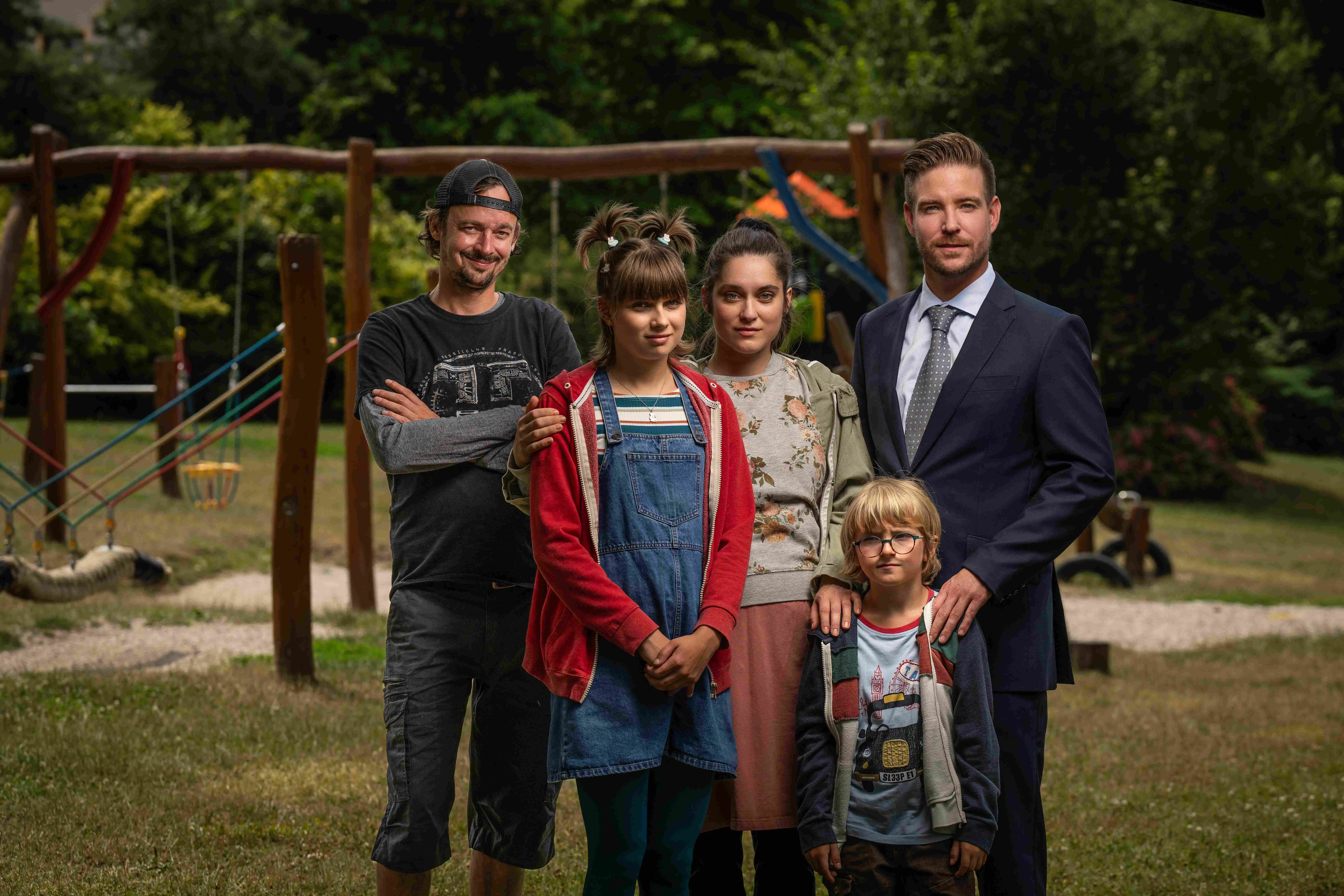 TV tipy: Nový seriál Děcko, Will Smith po apokalypse i akční nářez