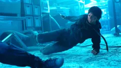 Holčičí Smrtonosná past? V akčňáku Cleaner se hvězda Star Wars stává drsnou umývačkou oken