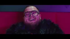 Šerední striptéři, drsný Semir a exhibující influenceři. Trailer na komedii Bez trenek budí obavy