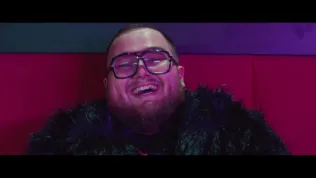 Šerední striptéři, drsný Semir a exhibující influenceři. Trailer na komedii Bez trenek budí obavy