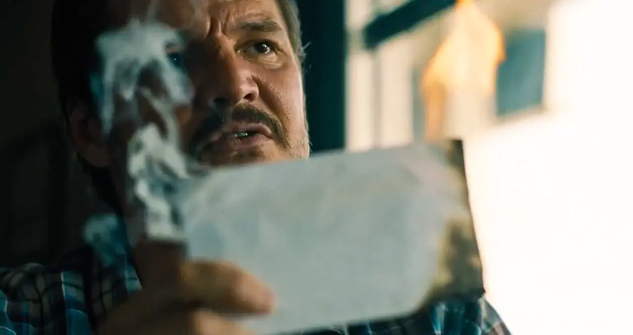 Nejšílenější jízda roku? Pedro Pascal zažehává v traileru hiphopové Pulp Fiction s hromadou mrtvých