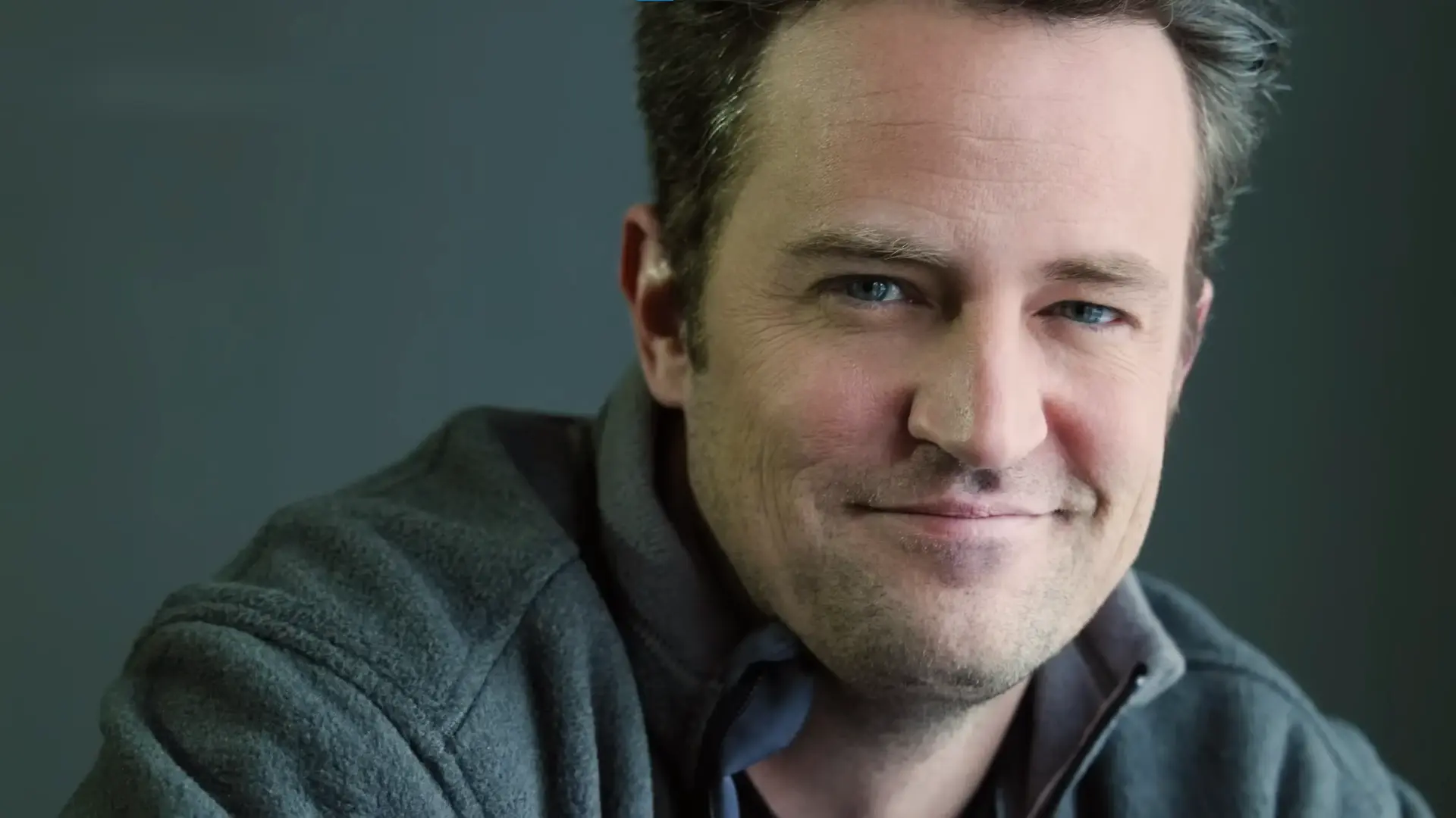 Smrt Chandlera ve smutném traileru. Film o úmrtí Matthewa Perryho slibuje emoce na všech frontách