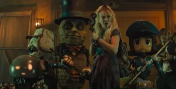 Hvězda Stranger Things vs. armáda robotů. Epický trailer láká na největší film v historii Netflixu