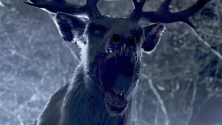 Tenhle koloušek s lovci zatočí. Hororový Bambi ve směšném traileru trhá lidi na kusy