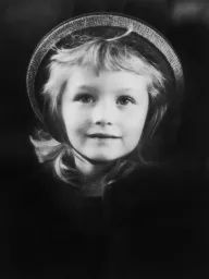 I’m the Girl - The Story of a Photograph