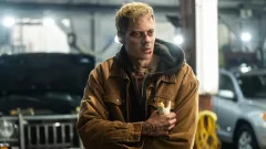 Souboj o přežití v kabině luxusního auta. V pasti je svižný, byť trochu uspěchaný thriller