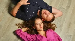 Jakub a Sara ukazují vztahové problémy i komediální marnost. V seriálu budete zbytečně hledat pointu