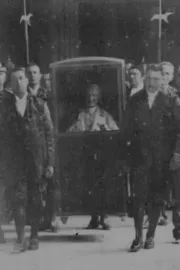 Pope Leo XIII Being Carried in Chair Through Upper Loggia, No. 101
