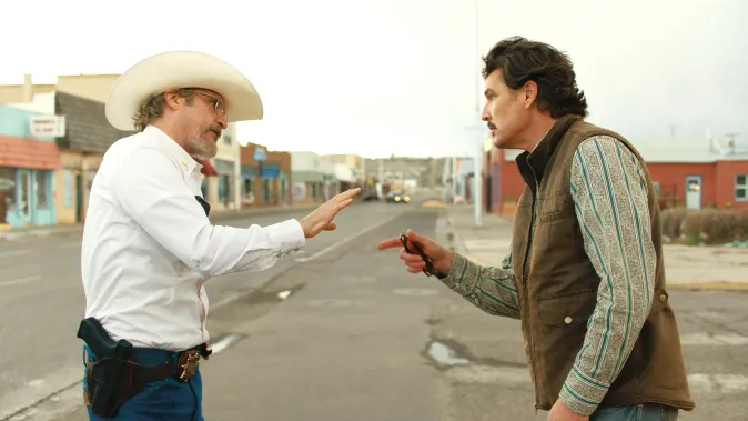 Tvůrce nejznepokojivějších filmů přitvrzuje. Hvězdný Eddington zhmotní covidové šílenství