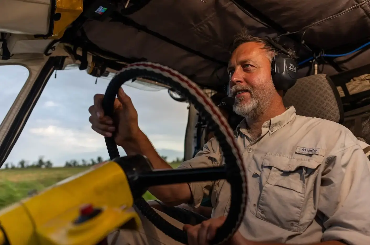 Žlutou žábou do země modrého nebe