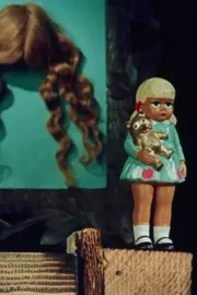 Žena, růže, skřítek, zlost