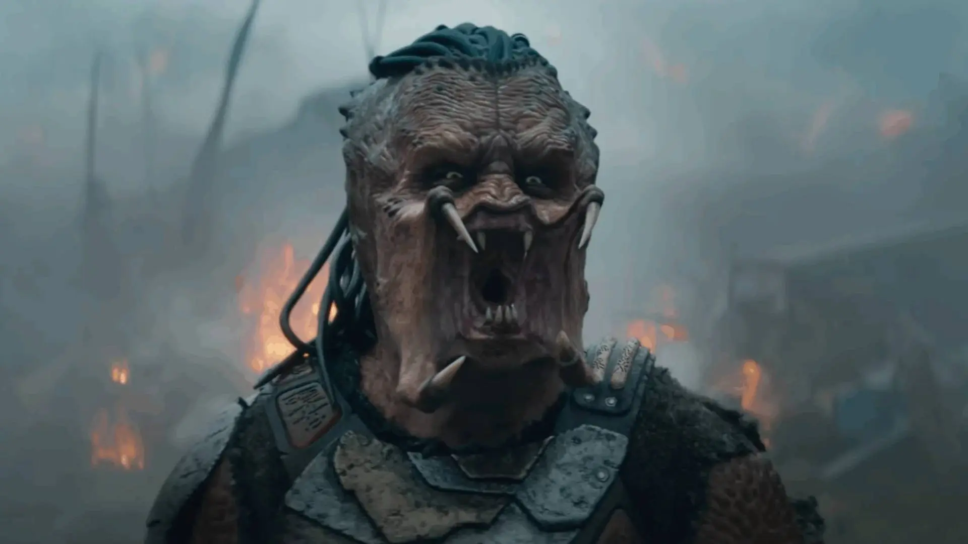 Nový Predátor útočí v epickém traileru. Překvapuje odkazy na Vetřelce i Den nezávislosti