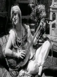 Enis Aldjelis, die Blume des Ostens