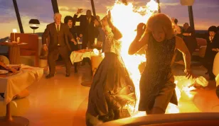 Nezvratný osud málem opravdu zabíjel. Divačka v kině unikla smrti jako vystřižené z hororové série