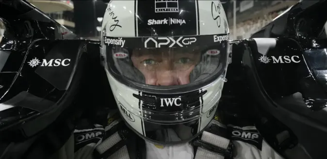 Brad Pitt je formulovým bohem. Úžasný trailer na F1 slibuje adrenalinovou událost roku