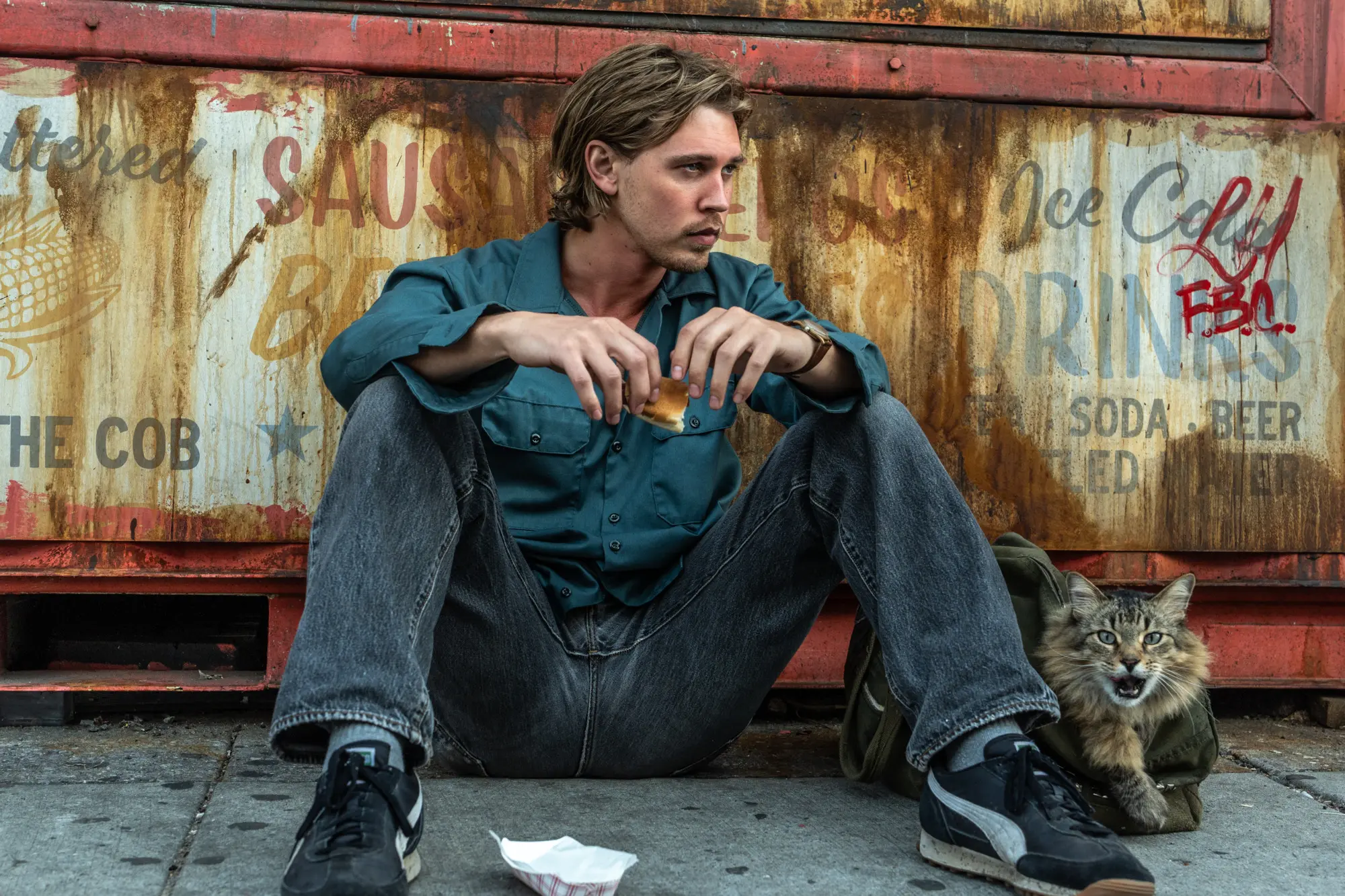 Recenze: Život v hajzlu nabízí hláškující mafiány a velkou porci utrpení. Kombinuje odlišné filmové styly