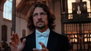 Chlípný Sbormistr vyzařuje přitažlivou hrůzu. Film je stejně odporný jako nádherný