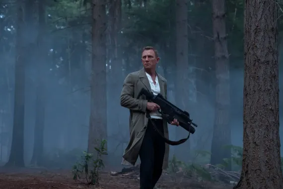 Blíží se to. Příští James Bond má scenáristu nejdrsnějšího gangsterského seriálu