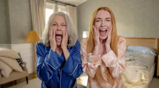 31 úžasných filmů na Disney+ v listopadu 2025. Fantastická čtyřka, Mezi námi děvčaty 2 i Mumie