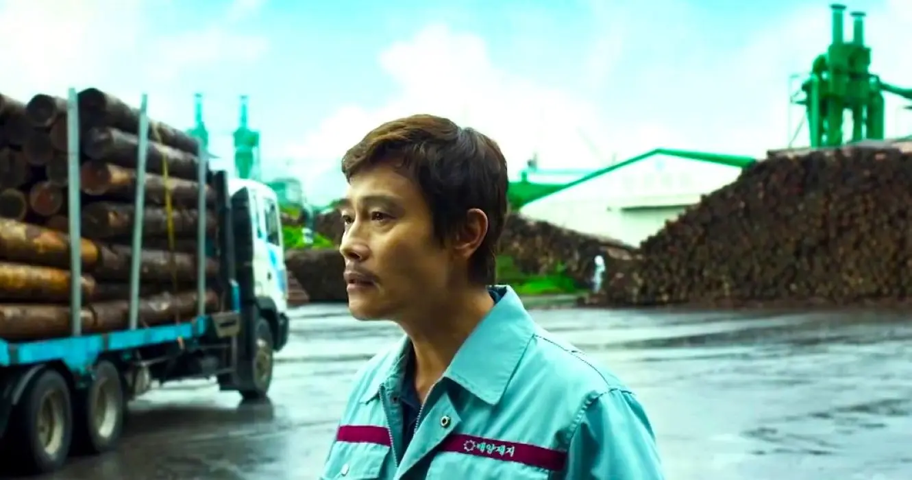 Vyvraždit konkurenci na trhu práce? V nejlépe sestříhaném traileru roku nezbývá jiná možnost