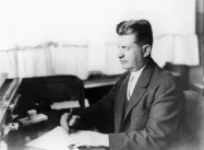 Chystá se celovečerní film o Baťovi. Kdo si obuvnického krále pod režisérem Vlastníků zahraje?