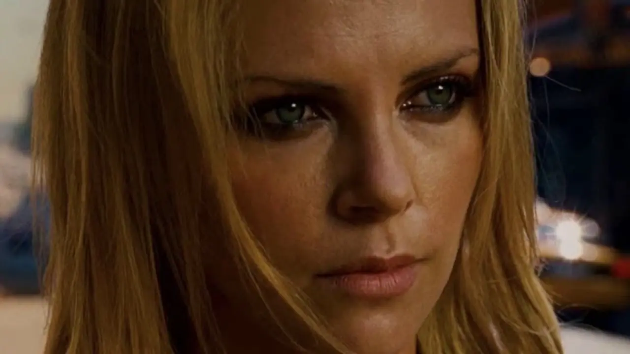 Charlize Theron slaví 50 let. Těchto sedm jejích filmů stojí za pozornost