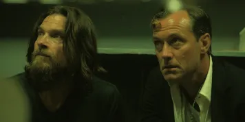 VOD tipy: Smrt v přímém přenosu, Jude Law na Netflixu, Brutalista a Superman