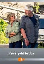 Petra geht baden