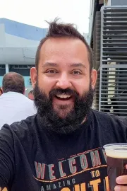 Μπάμπης Γιάννιος