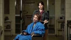 Máma umí být dojemná i podbízivá. Jiří Strach se pohybuje na hraně kýče