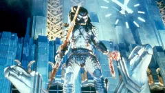 V Predátorovi 2 měl Arnieho původně nahradit Seagal. Štáb objevil během natáčení mrtvolu