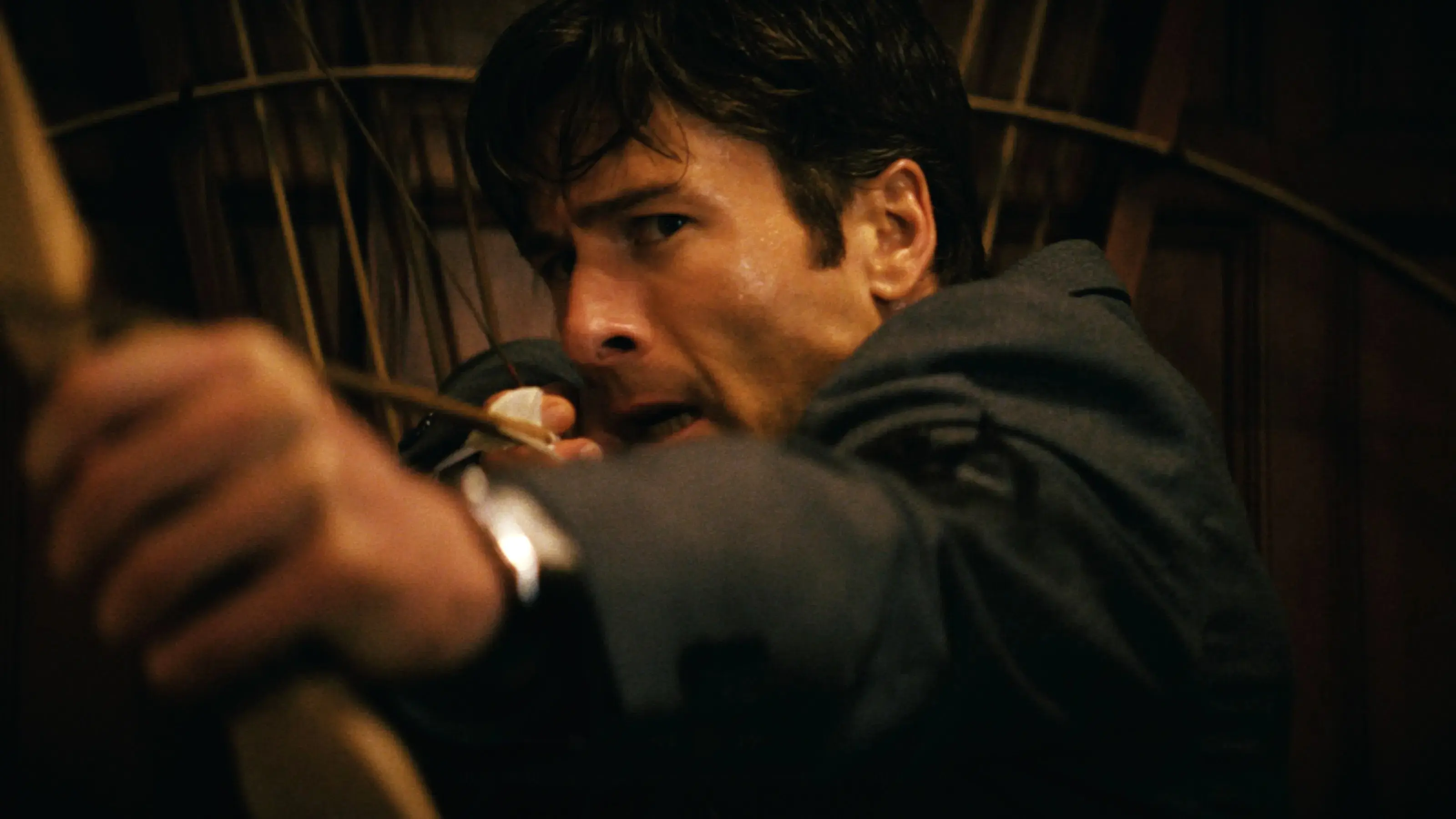 Hvězda Top Gunu podřezává rodinný strom. Komedie plná vražd baví stylovým trailerem