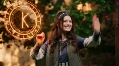 Zrození alchymistky je svižnou vykrádačkou Harryho Pottera. Chce toho ale odvyprávět až moc